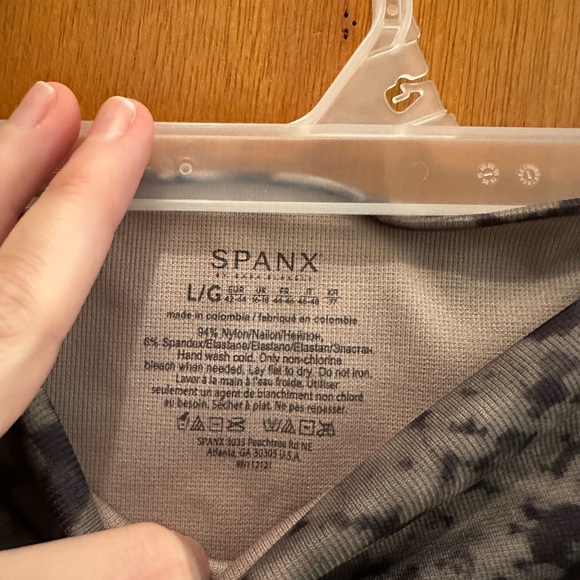 SPANX Look at Me Now Leggings - Gray Watercolor Pattern - Picture 3 of 3